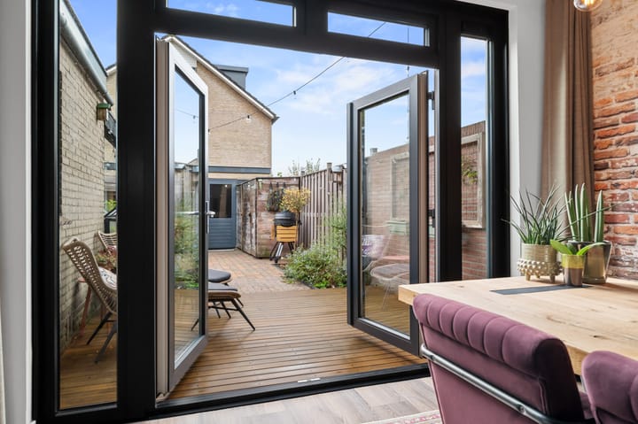 Foto 11 van Maarten Tromplaan 57