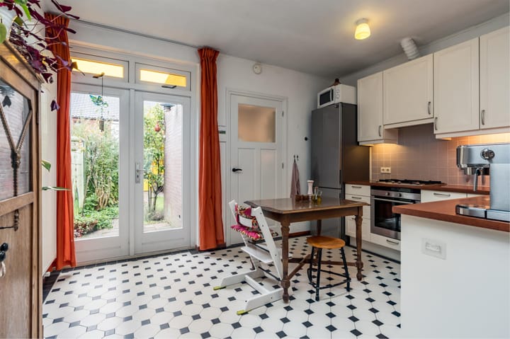 Photo 6 of Adolf van Cortenbachstraat 60