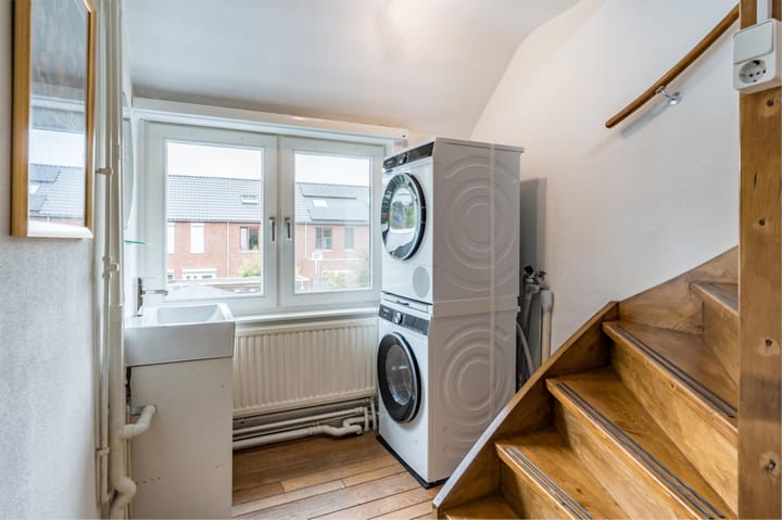 Photo 12 of Adolf van Cortenbachstraat 60