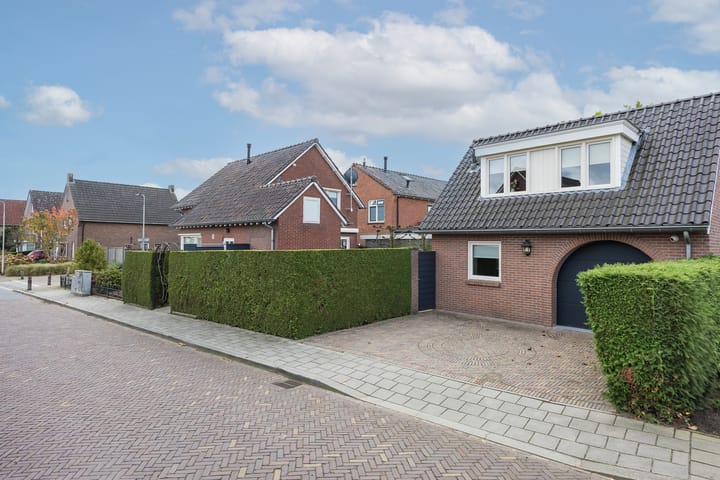 Foto 28 van van Loostraat 23