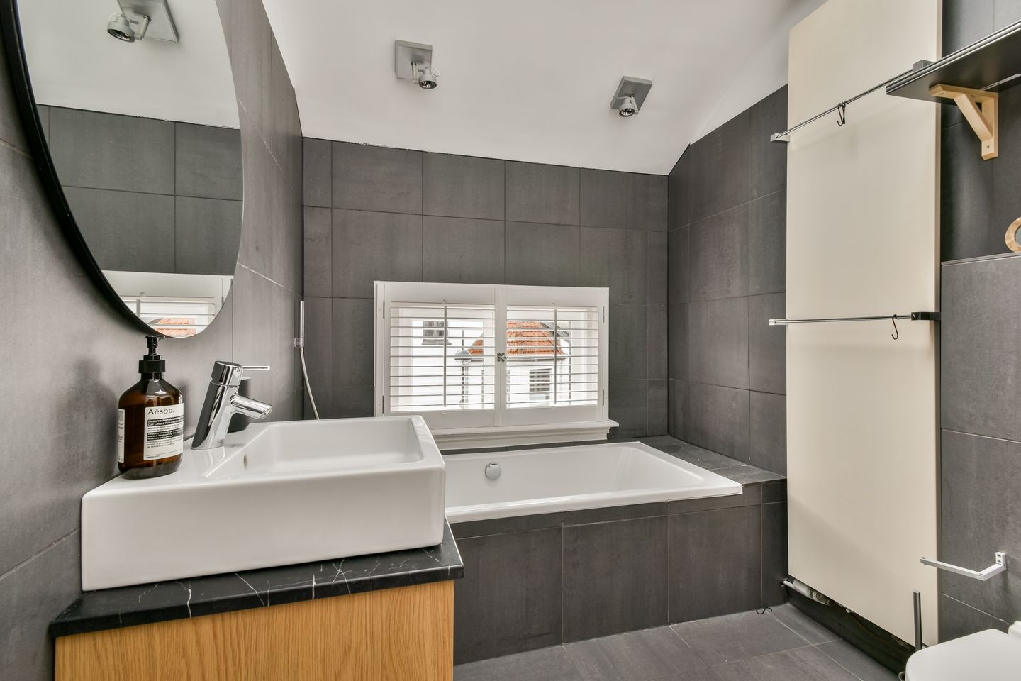 Photo 20 of Eerste Emmastraat 12