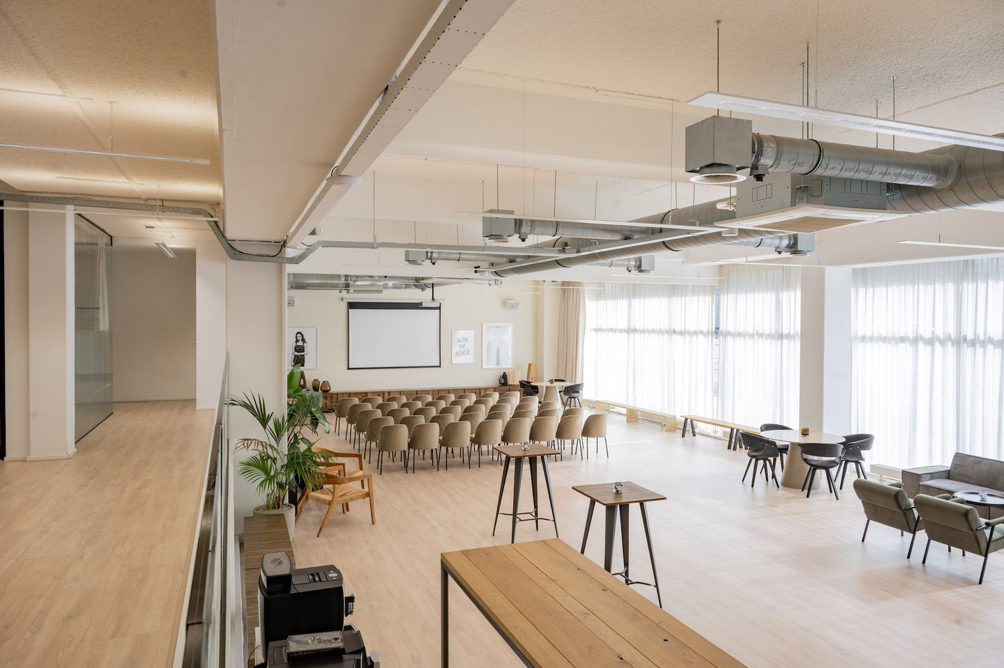 View photo 5 of Schipluidenlaan 4