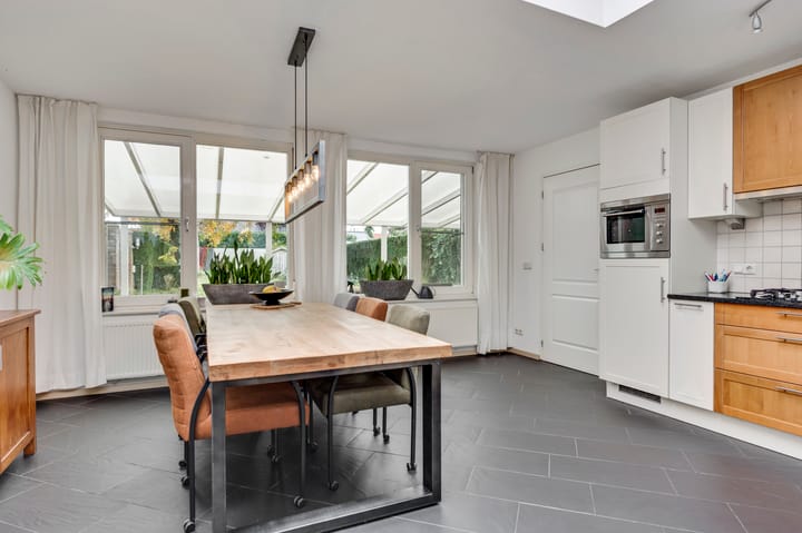 Photo 9 of Vrinssenstraat 22