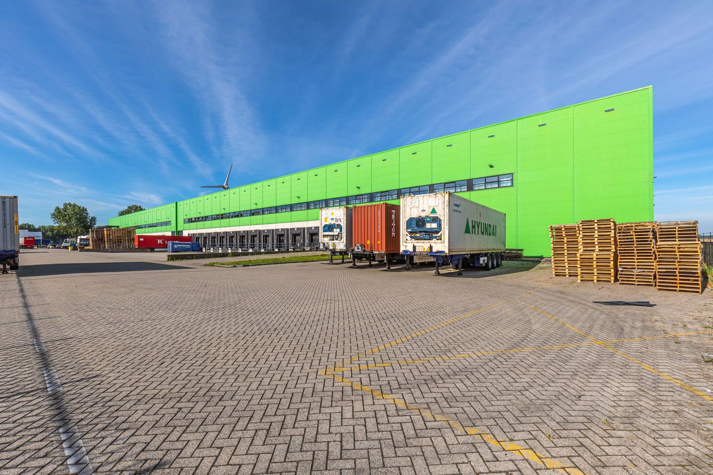 View photo 2 of Shannonweg 66