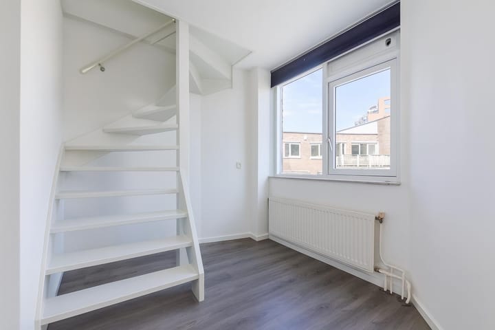 Foto 41 van Spoorstraat 18