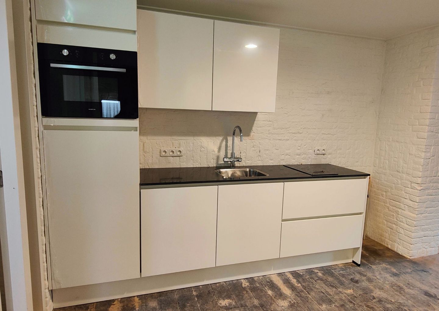 Bekijk foto 3 van Wilhelmina Bladergroenpad 1