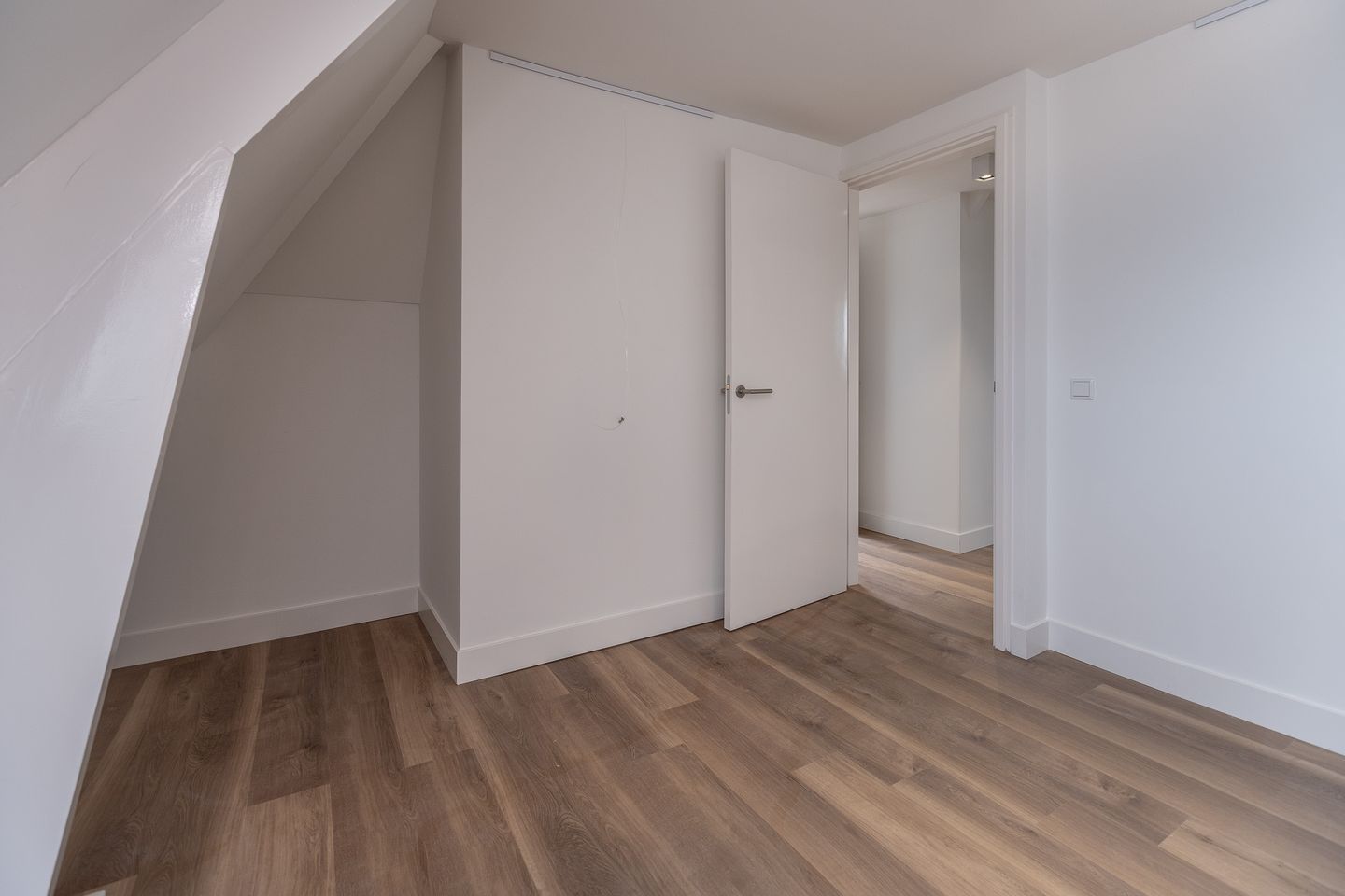 Foto 10 van Middenweg 7-F