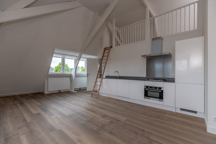 Photo 4 of Middenweg 7-F