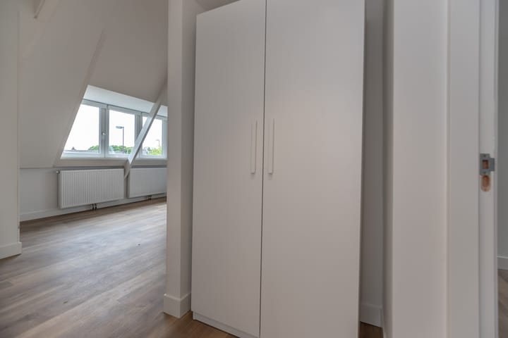 Foto 15 van Middenweg 7-F