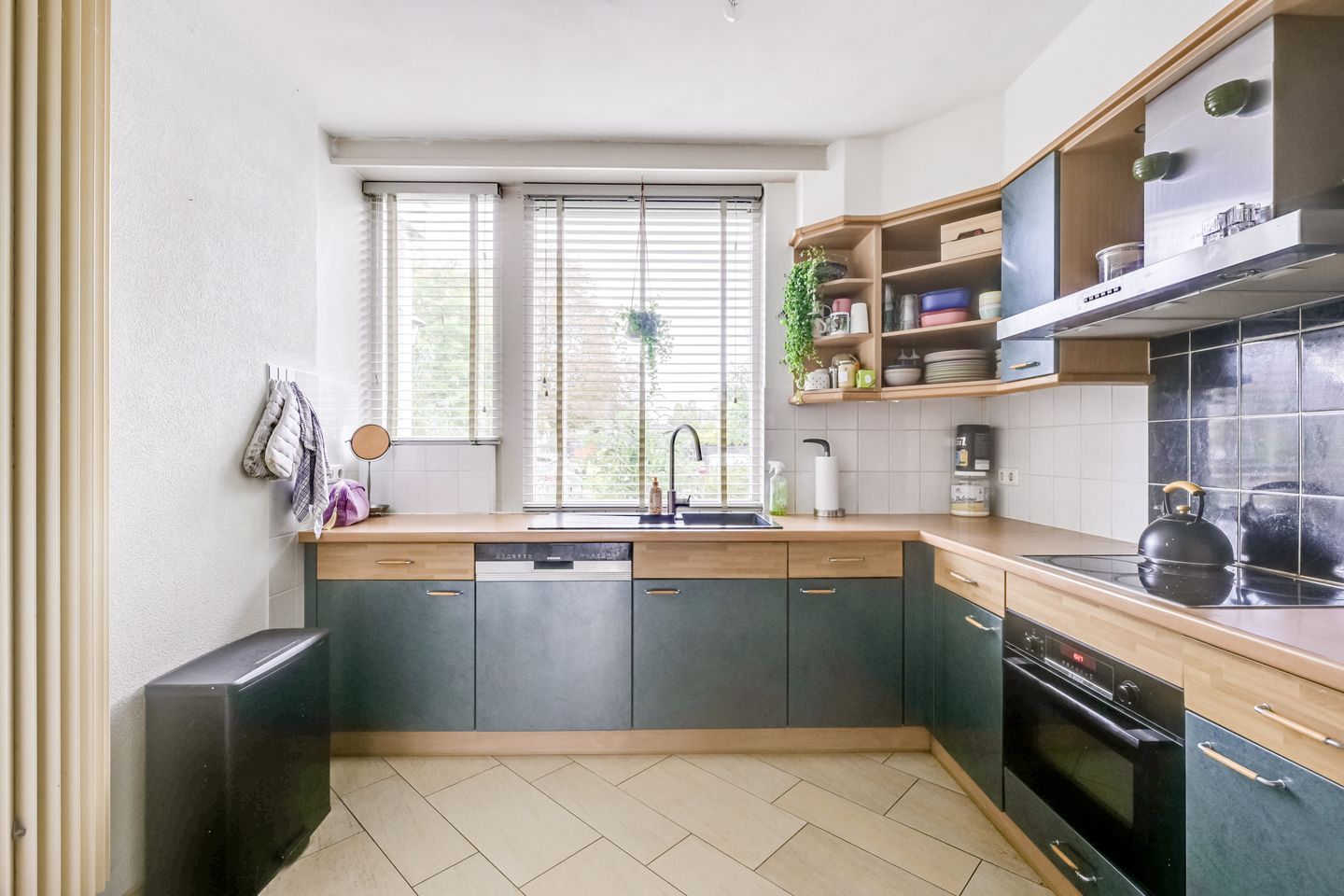 Foto 14 van De Stalen Boog 6