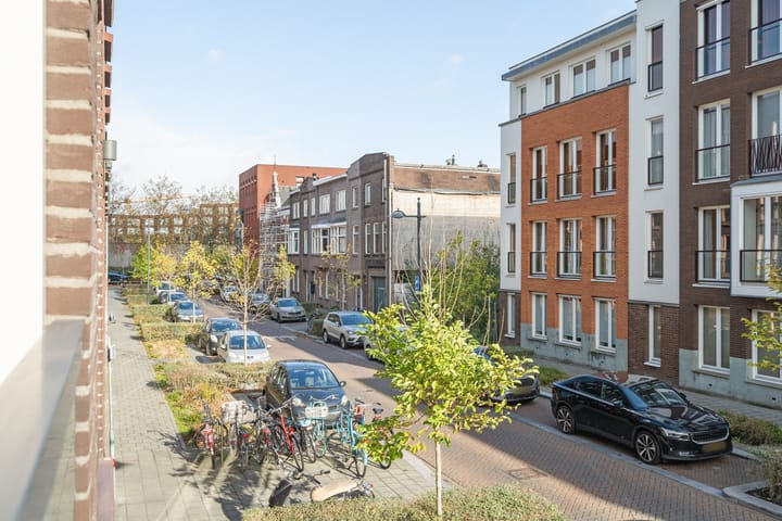 Foto 40 van Menno van Coehoornstraat 9