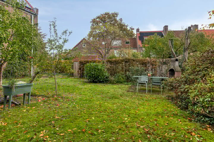 Photo 44 of Canadalaan 52