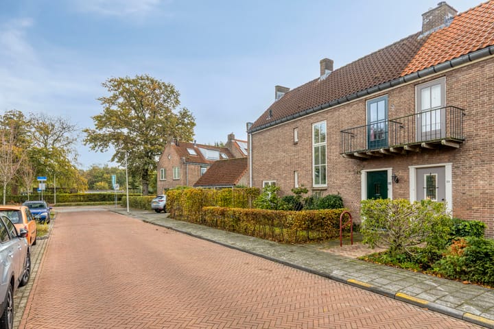 Photo 52 of Canadalaan 52