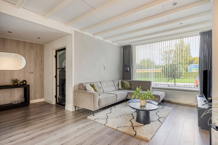 Photo 2 of Rozenstraat 32