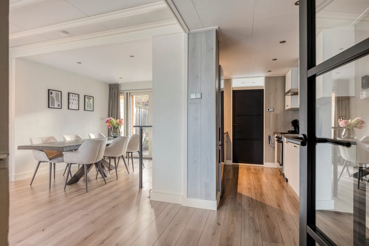 Photo 13 of Rozenstraat 32