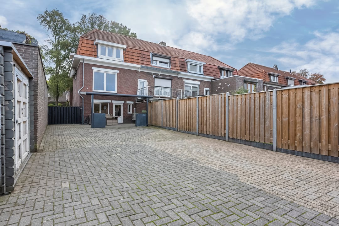 Photo 16 of Zwaluwstraat 8