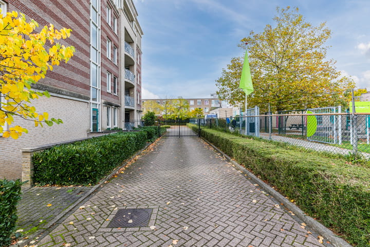Photo 32 of Gulikstraat 236