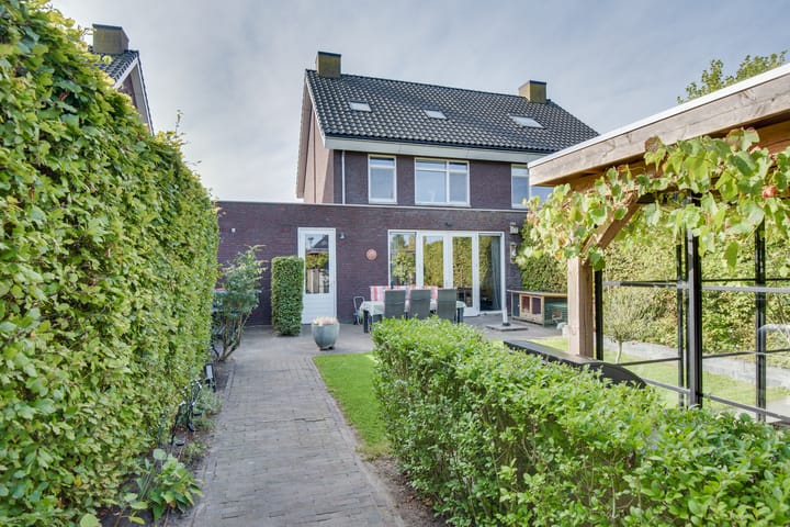 Foto 2 van Serenadeweg 4