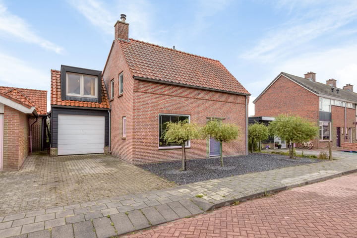 Photo 2 of AM de Jongstraat 30