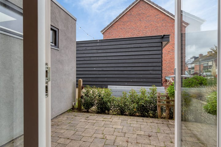 Photo 36 of AM de Jongstraat 30