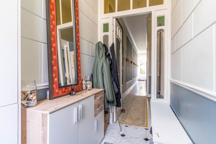 Photo 4 of Nassau Ouwerkerkstraat 8