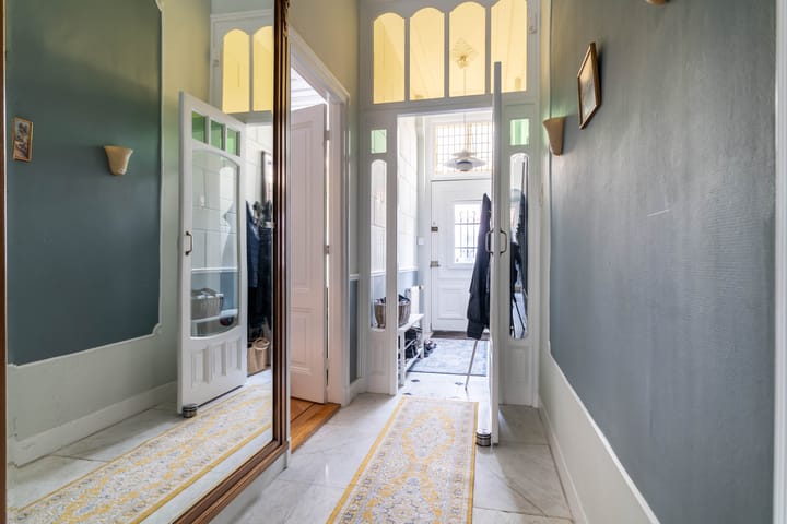 Photo 5 of Nassau Ouwerkerkstraat 8