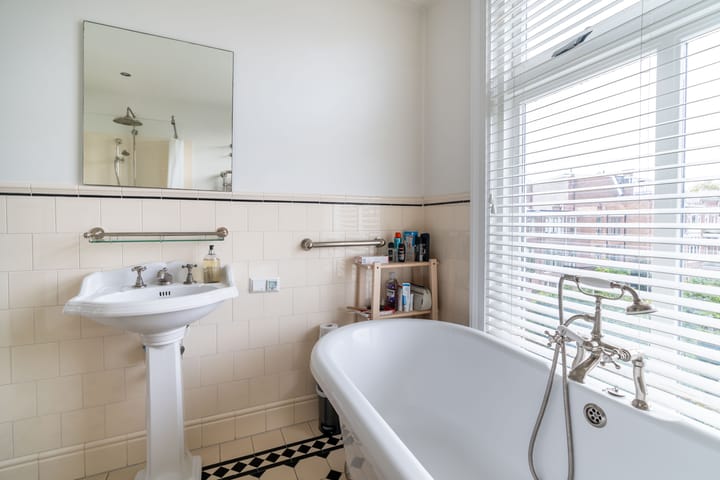 Photo 43 of Nassau Ouwerkerkstraat 8