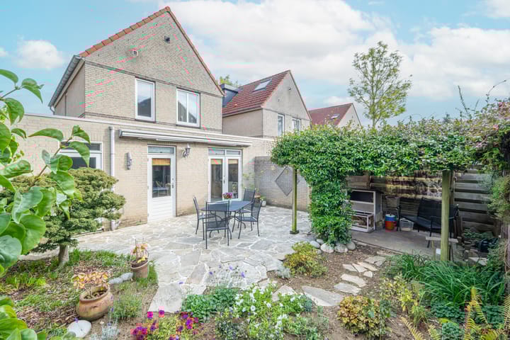 Photo 2 of Haaghuizen 56