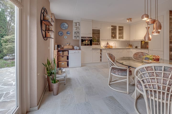 Photo 12 of Haaghuizen 56