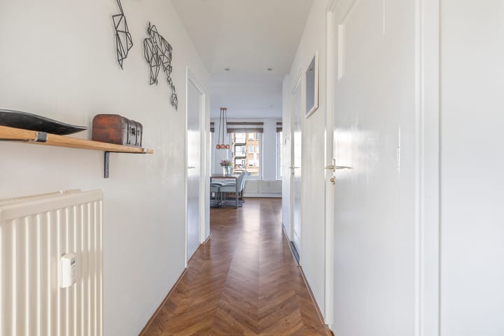 Photo 12 of Hendrik de Bruynstraat 8-1