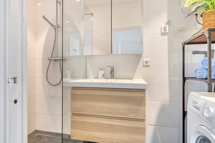 Photo 23 of Hendrik de Bruynstraat 8-1