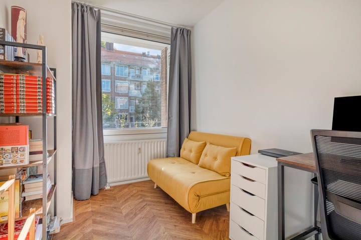 Photo 26 of Hendrik de Bruynstraat 8-1