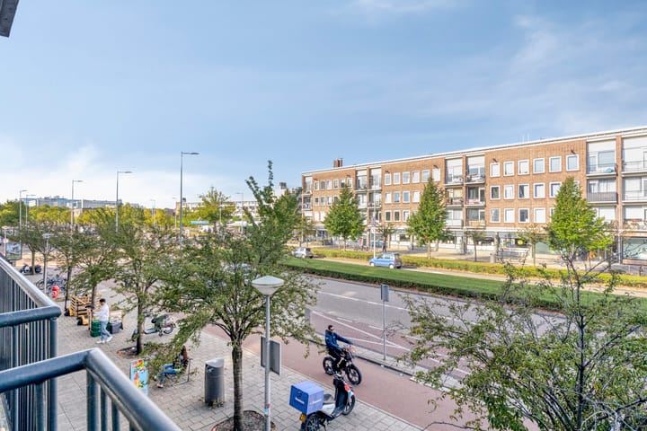 Photo 31 of Hendrik de Bruynstraat 8-1