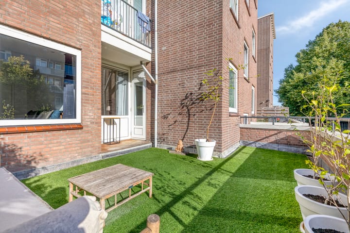 Photo 34 of Hendrik de Bruynstraat 8-1