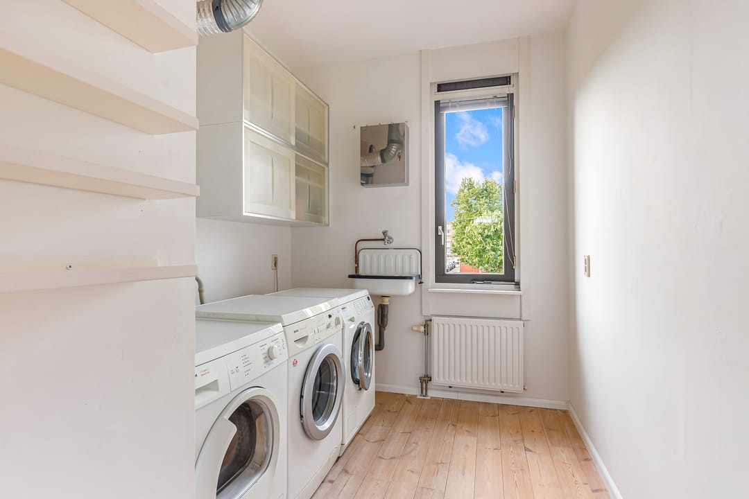 Photo 11 of Molenbeekstraat 43