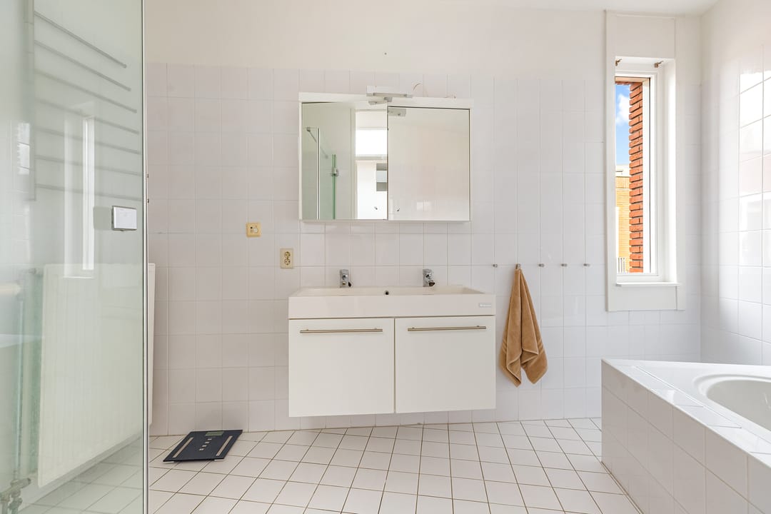 Photo 16 of Molenbeekstraat 43