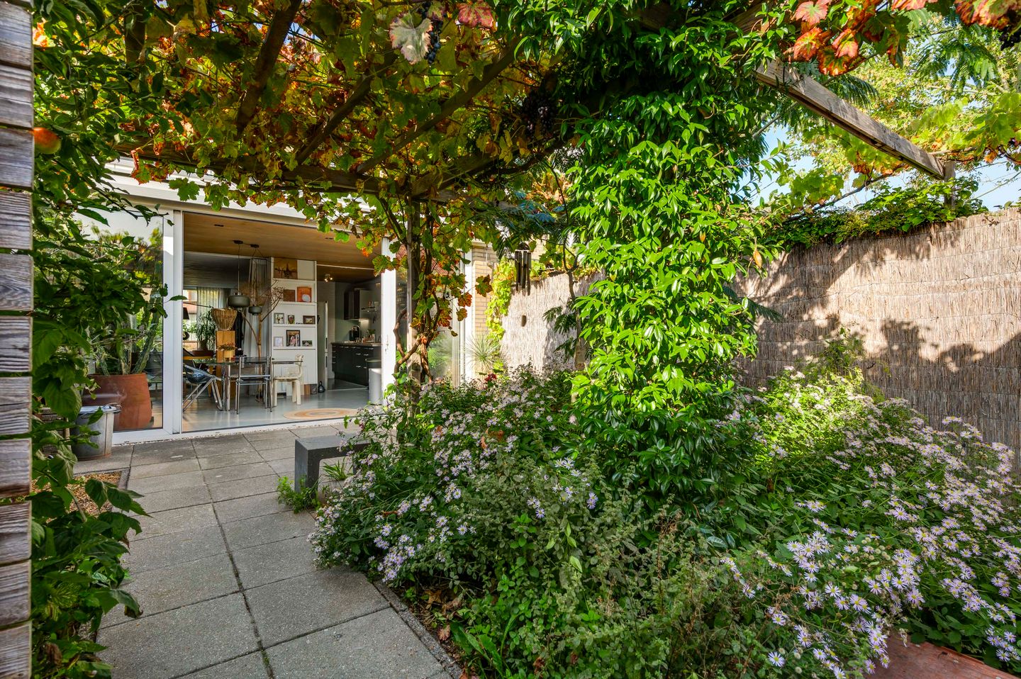 Foto 35 van De Ruyterstraat 16