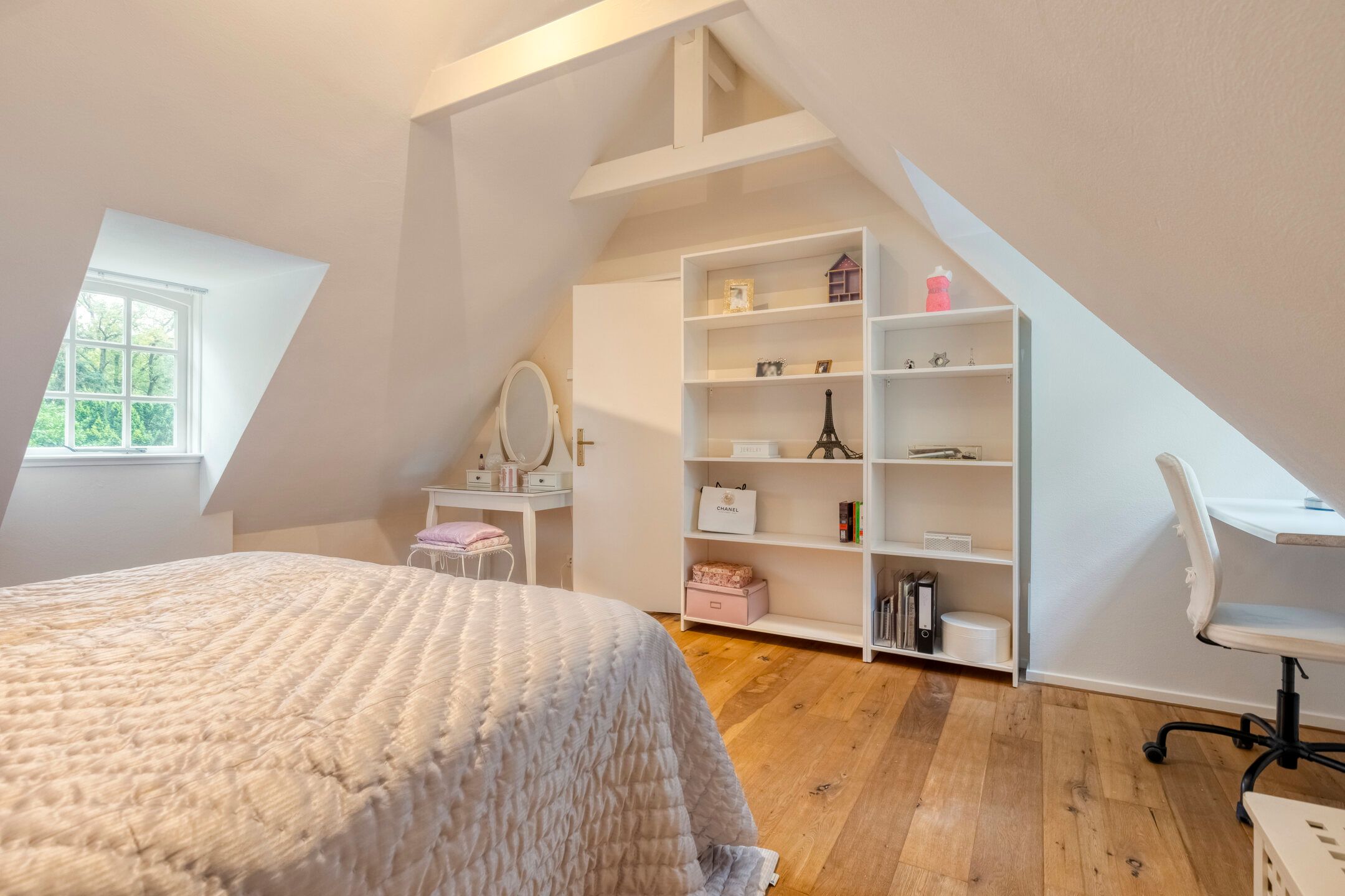 Foto 48 van Nachtegalenlaan 17