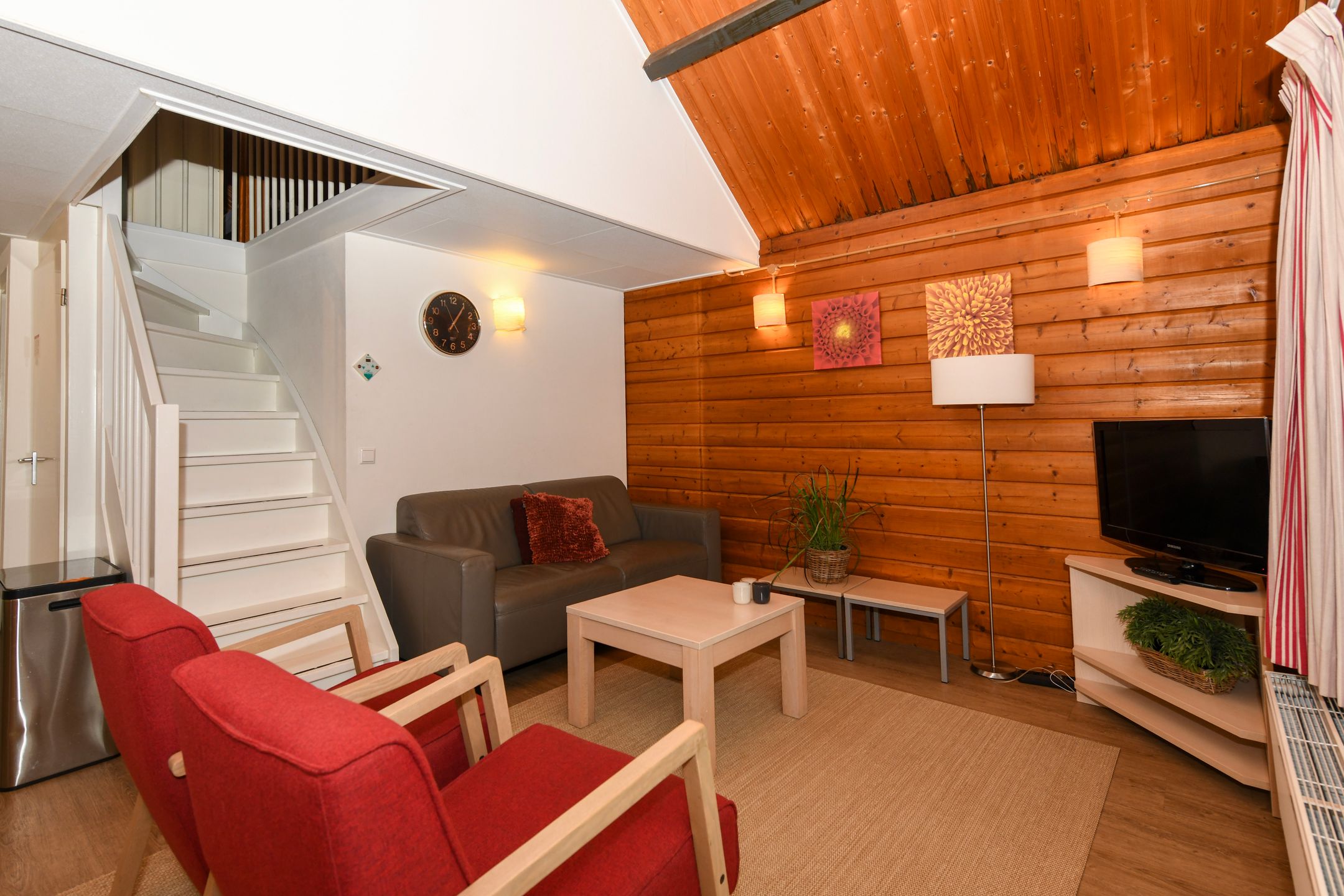 2-bedroom freehold villa in Ees — photo 3 of 5