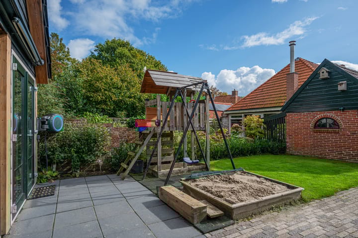 Photo 61 of Hoofdweg 24