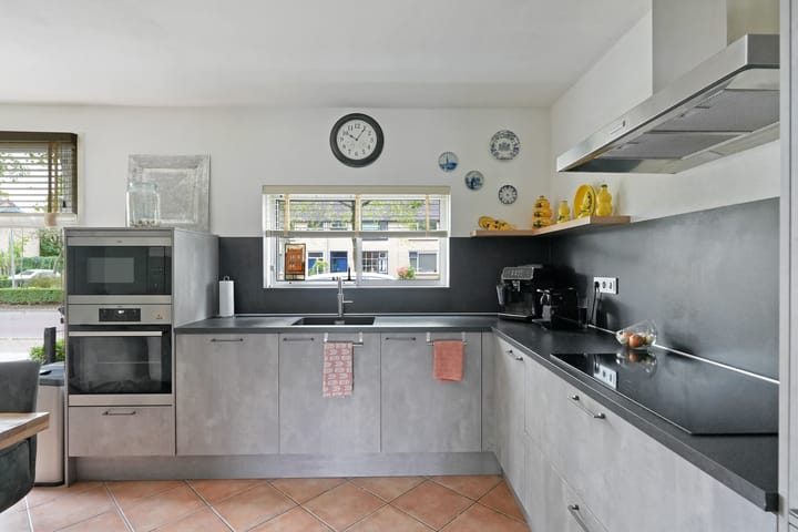 Photo 8 of Volkerakstraat 13