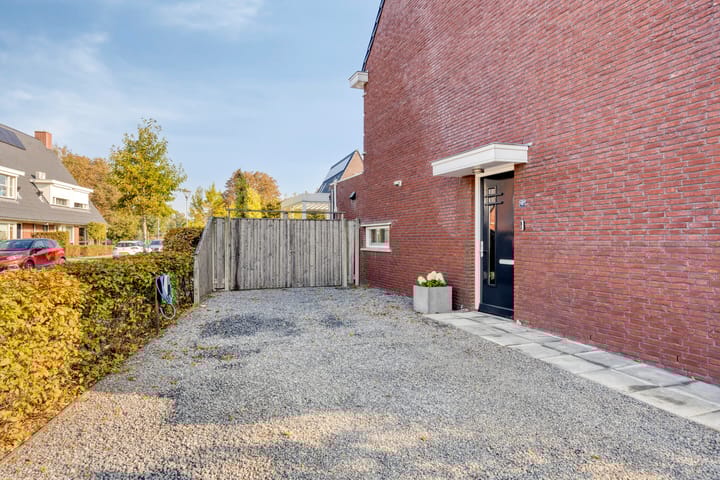 Photo 6 of Aquamarijn 11