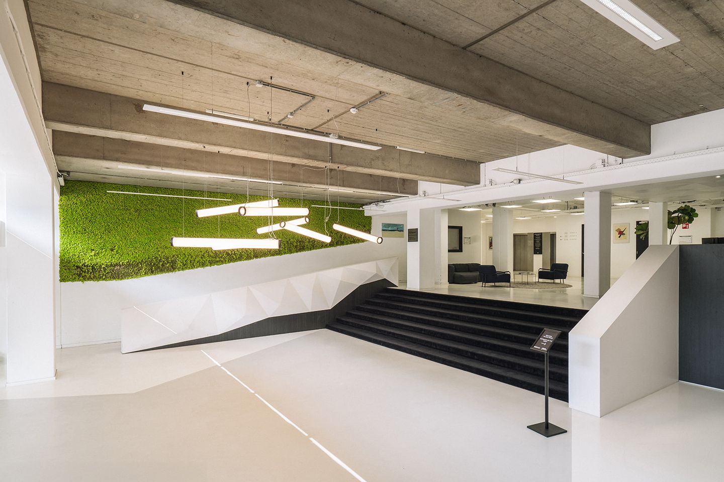 View photo 3 of Schipluidenlaan 4