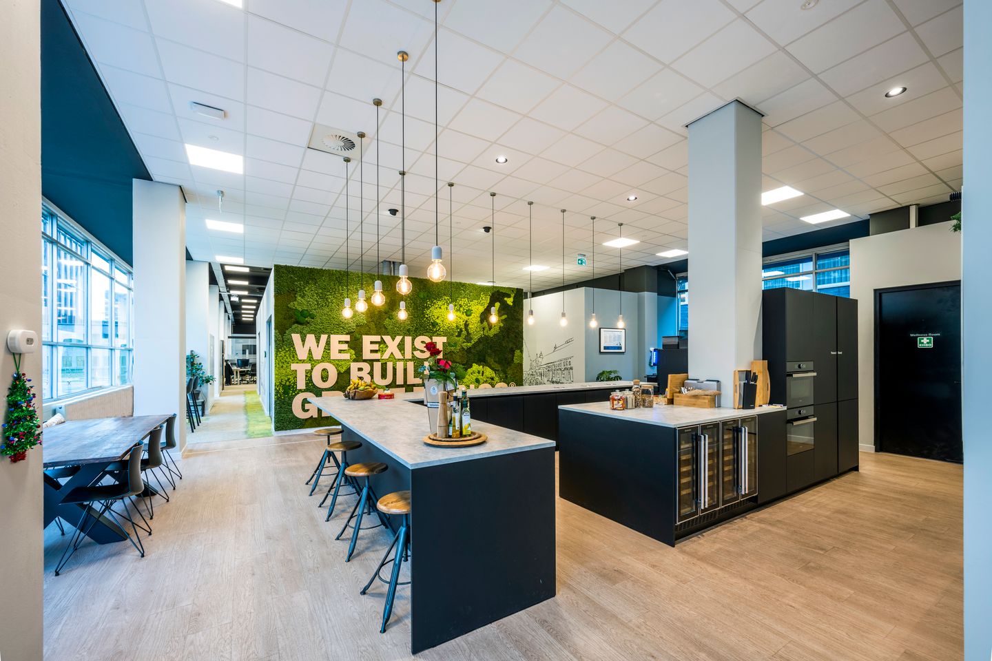 View photo 5 of Schipluidenlaan 4