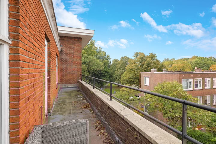 Foto 22 van Cleyburchstraat 52-B02