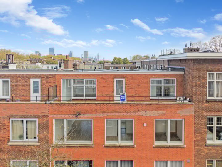 Foto 30 van Cleyburchstraat 52-B02