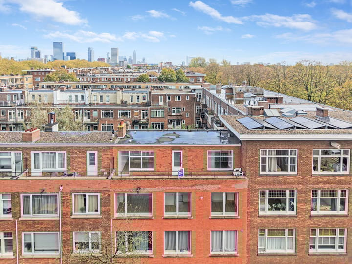 Foto 31 van Cleyburchstraat 52-B02