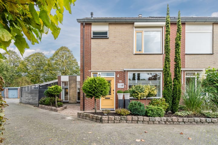 Photo 2 of Leeuwerik 11