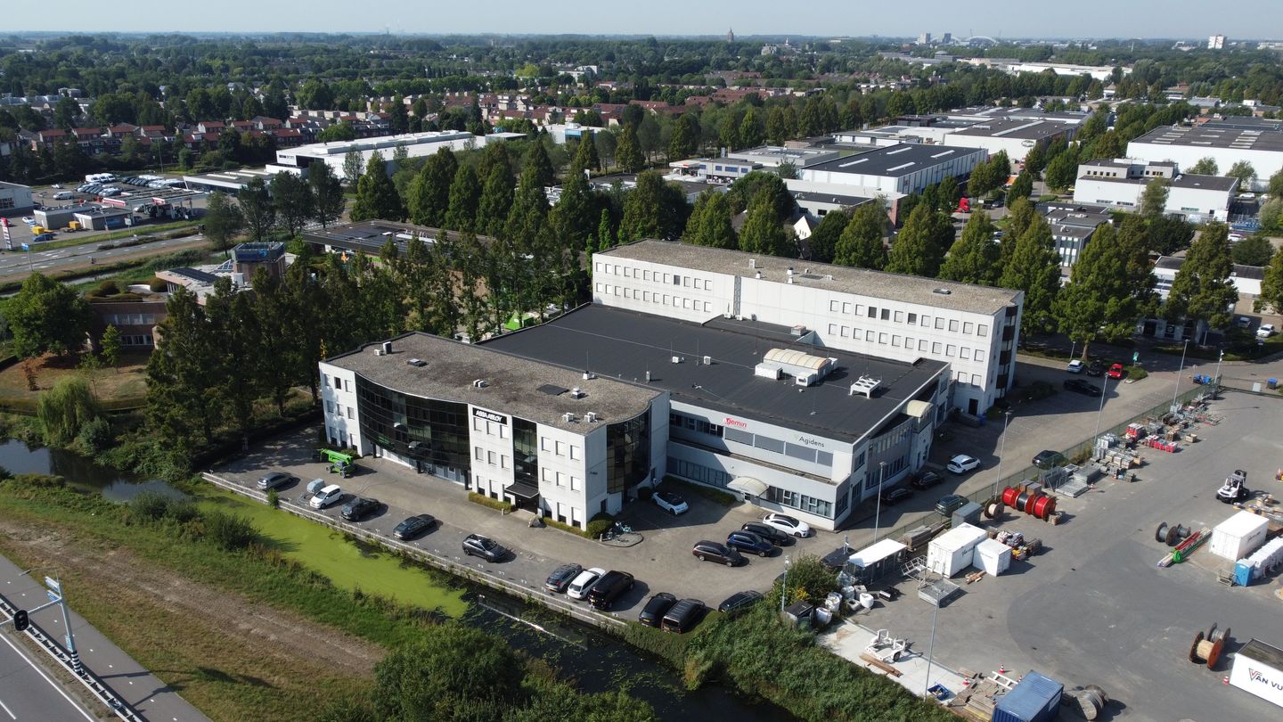 Bekijk foto 2 van Stephensonweg 6