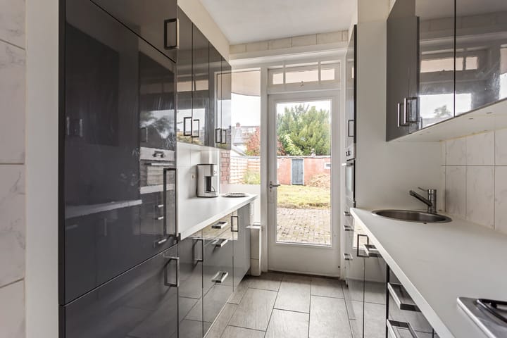 Photo 9 of J.H.W. Robersstraat 34